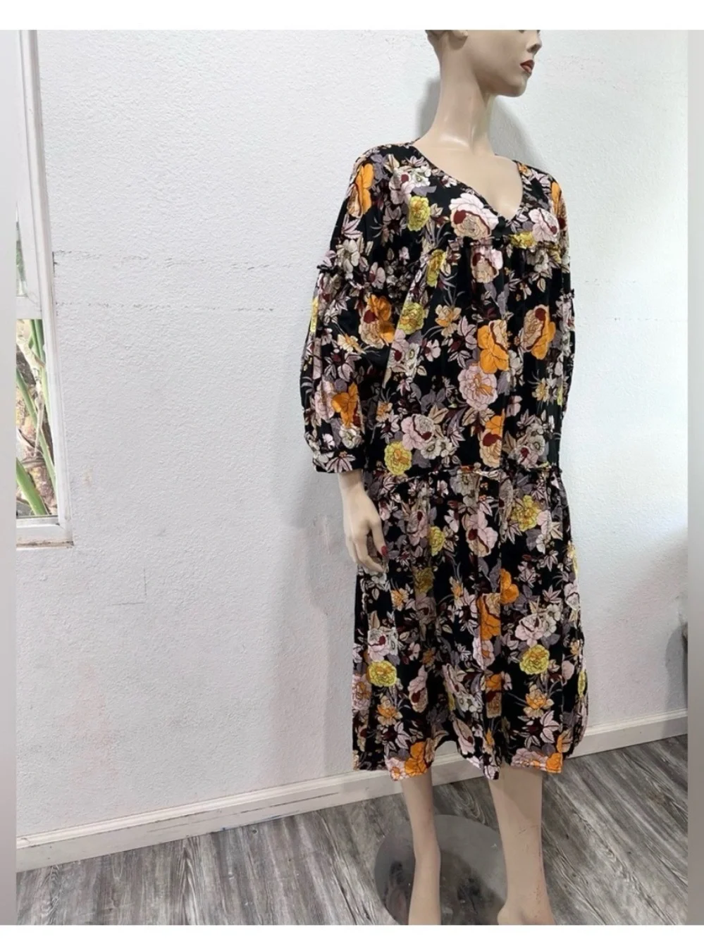 Who what wear Plus-Size Floral V-Neck High-Low Dress in Black